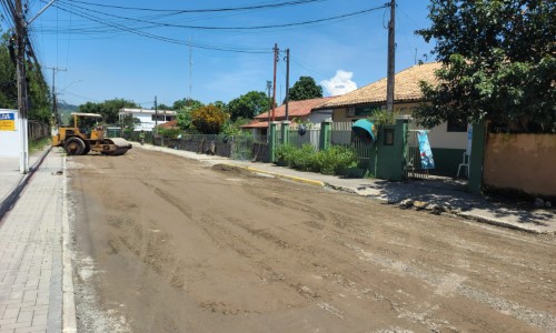 Prefeitura de Porto Real segue realizando serviços de urbanização na Av. Dom Pedro